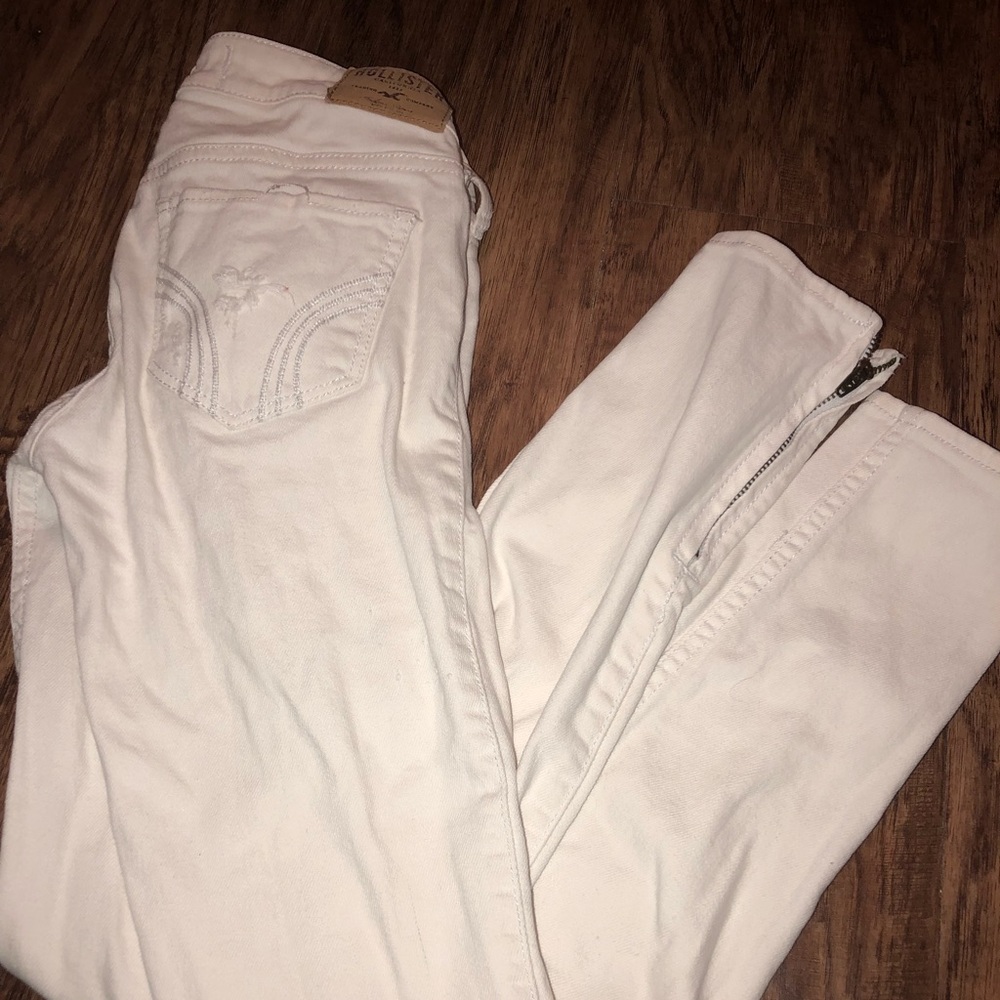 White hollister jeans